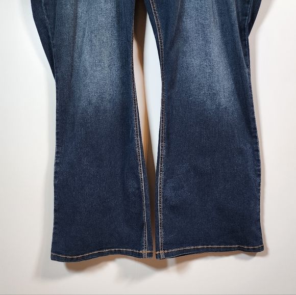 Torrid Luxe Slim Bootcut Mid-rise Denim Jeans Plus Size 26 Tall New - Picture 4 of 12